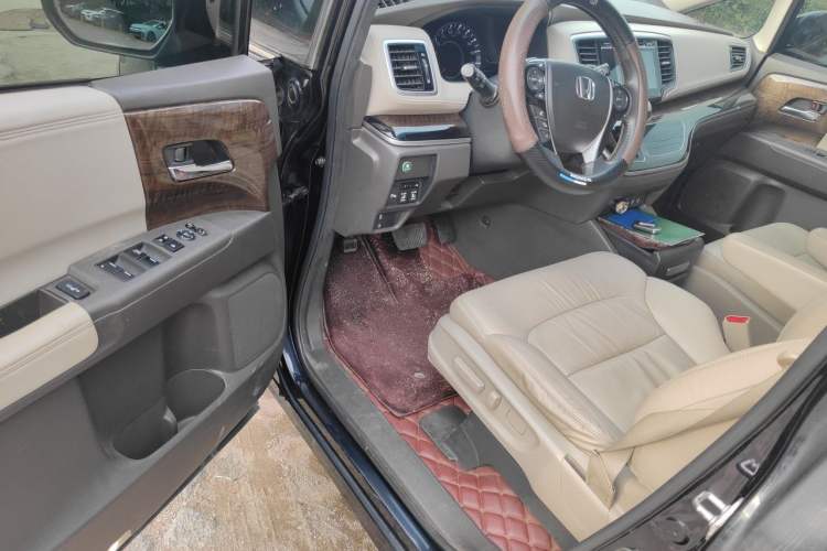 Used Honda Odyssey 2015 Updated Version 2.4L Smart Edition Driver Seat