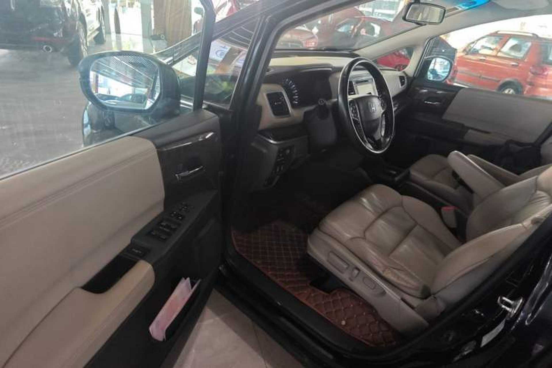 Used Honda Odyssey 2015 2.4L Supreme Edition Driver Seat