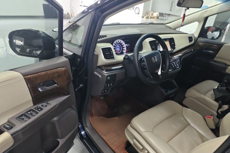 Used Honda Odyssey 2015 2.4L Luxury Edition Driver Seat