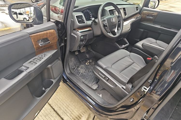 Used Honda Odyssey 2015 Updated Version 2.4L Smart Edition Driver Seat