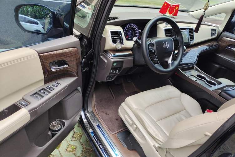 Used Honda Odyssey 2015 Revised 2.4L Luxury Edition Driver Seat