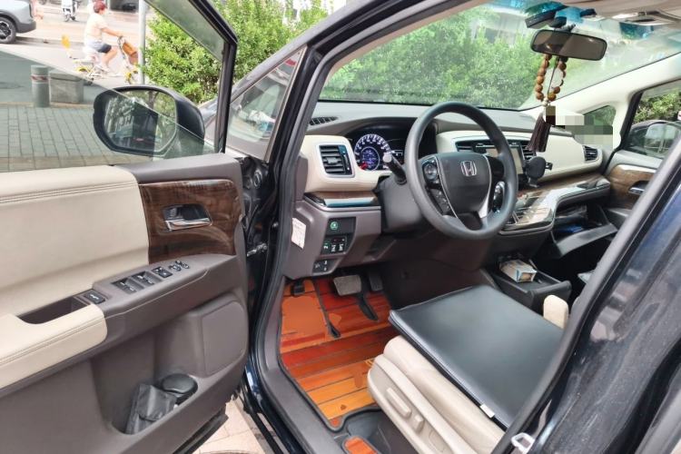 Used Honda Odyssey 2015 Revised 2.4L Luxury Edition Driver Seat