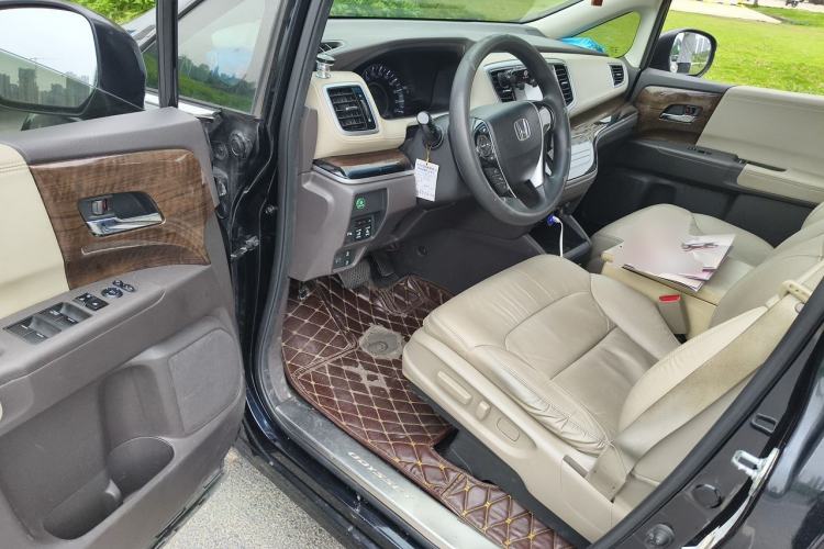 Used Honda Odyssey 2015 Revised 2.4L Luxury Edition Driver Seat