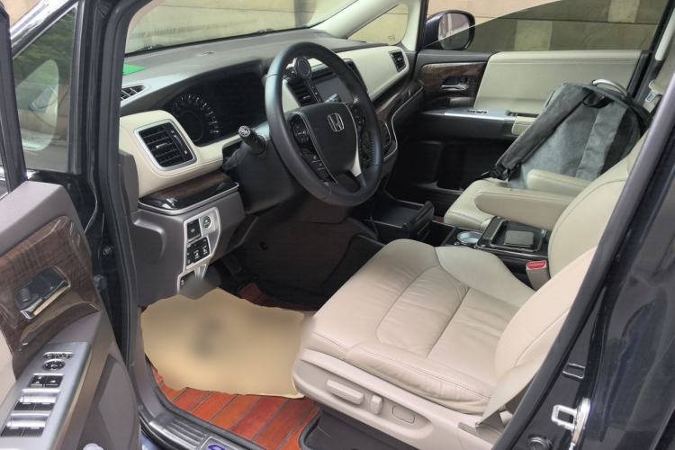Used Honda Odyssey 2015 Revised Version 2.4L Supreme Edition Driver Seat