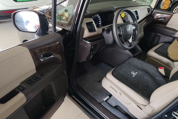 Used Honda Odyssey 2015 Revised 2.4L Luxury Edition Driver Seat