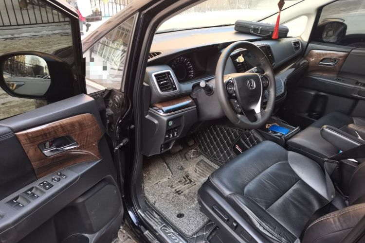 Used Honda Odyssey 2015 Updated Version 2.4L Smart Edition Driver Seat