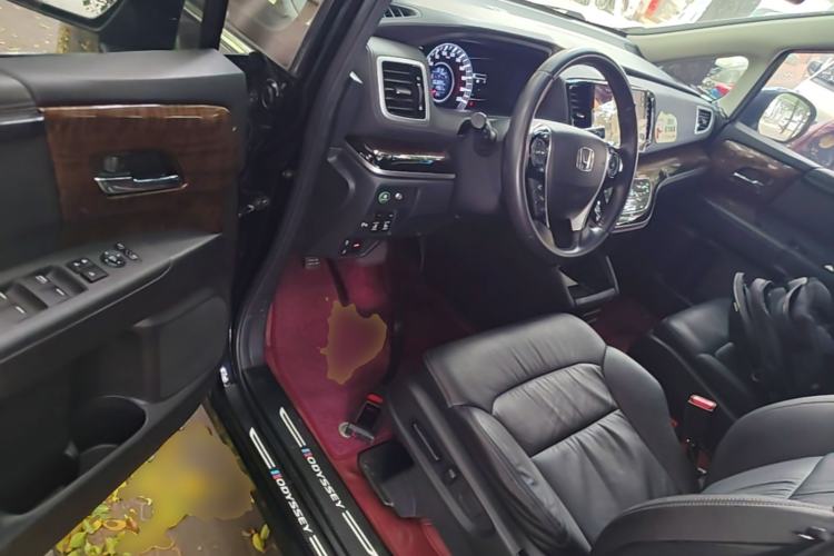 Used Honda Odyssey 2015 Updated Version 2.4L Smart Edition Driver Seat