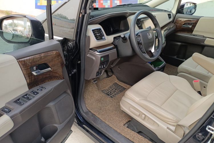 Used Honda Odyssey 2015 Revised 2.4L Luxury Edition Driver Seat