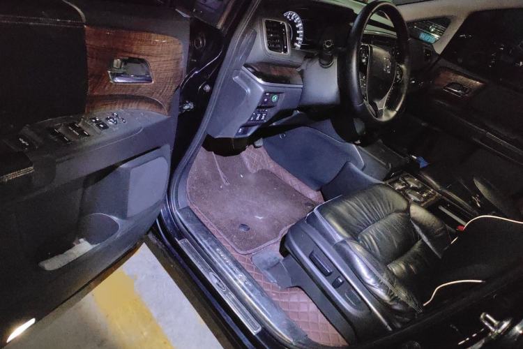 Used Honda Odyssey 2015 2.4L Supreme Edition Driver Seat