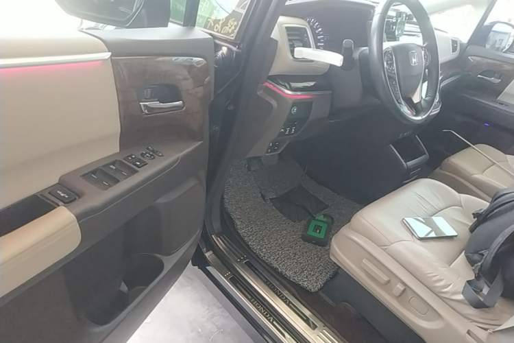 Used Honda Odyssey 2015 Updated Version 2.4L Smart Edition Driver Seat