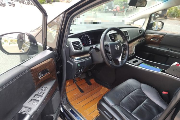 Used Honda Odyssey 2015 Updated Version 2.4L Smart Edition Driver Seat