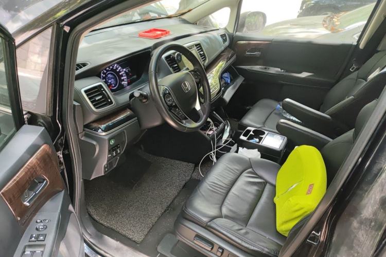 Used Honda Odyssey 2015 Updated Version 2.4L Smart Edition Driver Seat