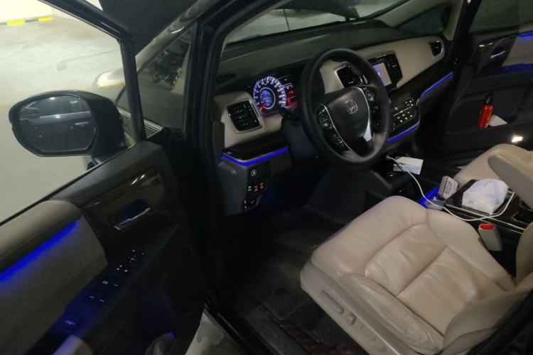 Used Honda Odyssey 2015 Updated Version 2.4L Smart Edition Driver Seat