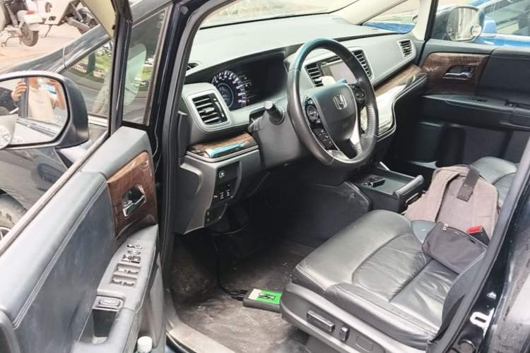 Used Honda Odyssey 2015 Updated Version 2.4L Smart Edition Driver Seat