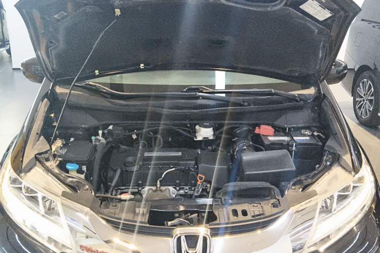 Used Honda Odyssey 2015 2.4L Smart Edition Engine Bay