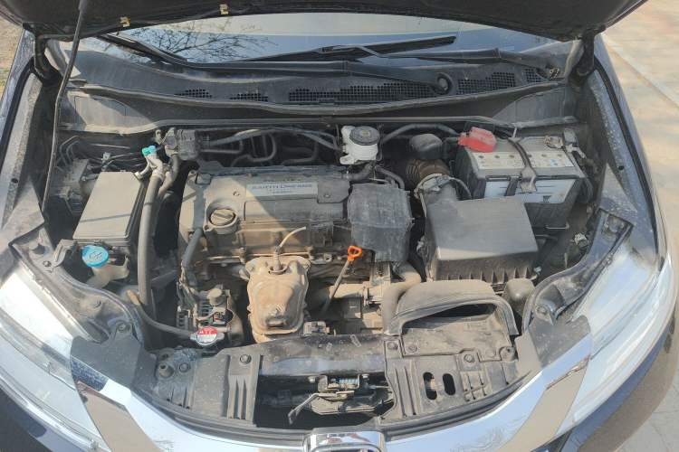 Used Honda Odyssey 2015 Updated Version 2.4L Smart Edition Engine Bay