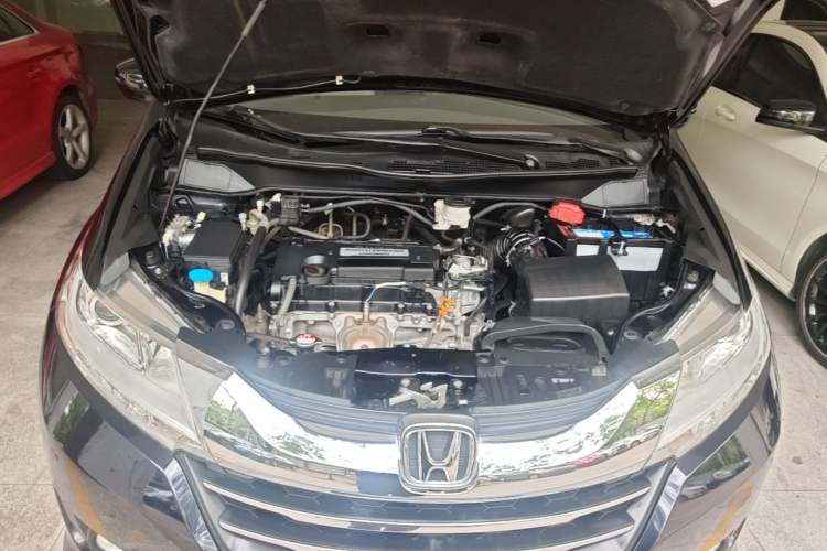 Used Honda Odyssey 2015 Revised 2.4L Luxury Edition Engine Bay
