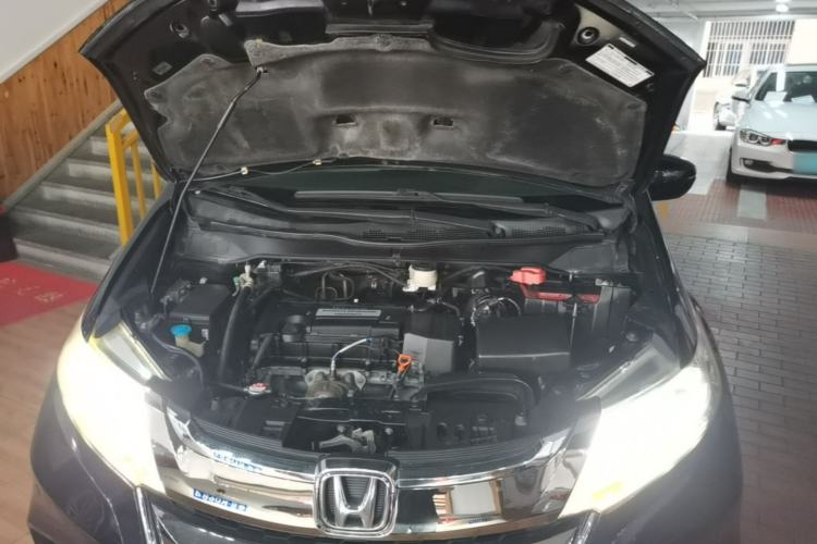 Used Honda Odyssey 2015 Updated Version 2.4L Smart Edition Engine Bay