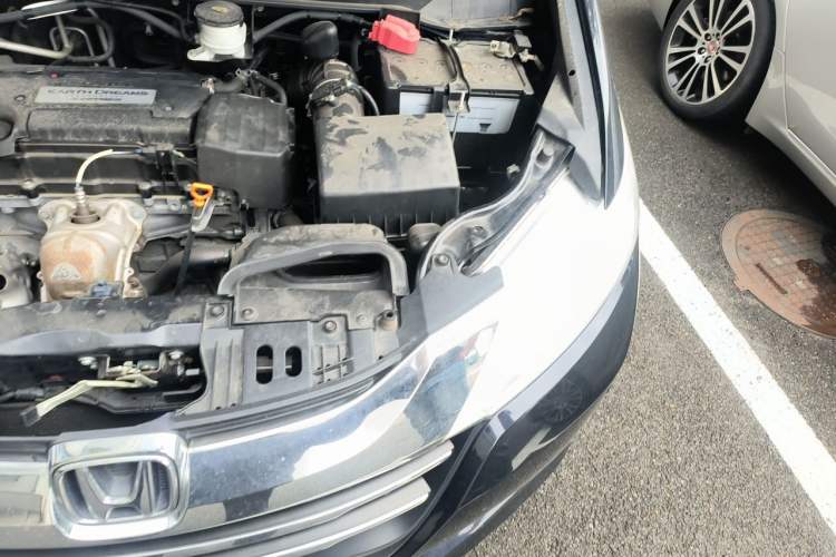 Used Honda Odyssey 2015 Updated Version 2.4L Smart Edition Engine Bay Left