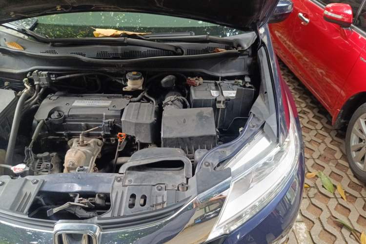 Used Honda Odyssey 2015 2.4L Smart Edition Engine Bay Left