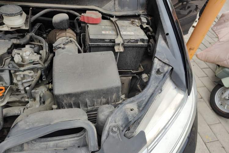 Used Honda Odyssey 2015 2.4L Smart Edition Engine Bay Left