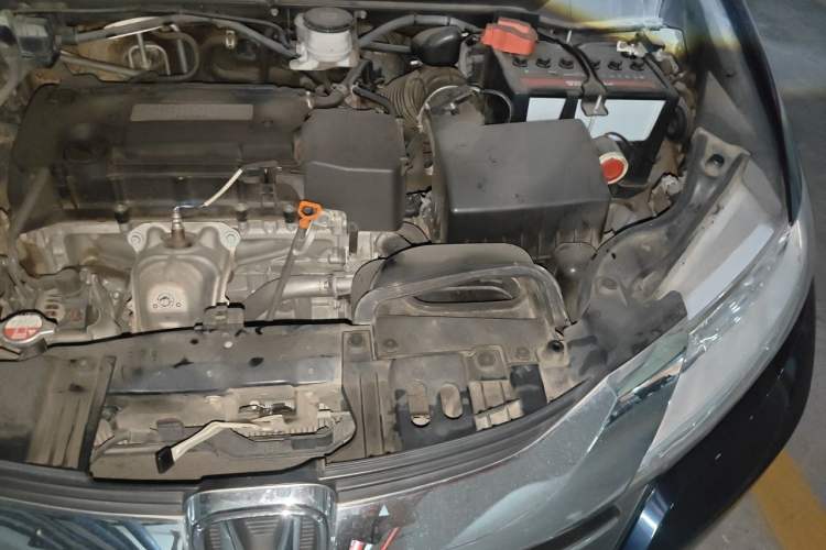 Used Honda Odyssey 2015 2.4L Smart Edition Engine Bay Left