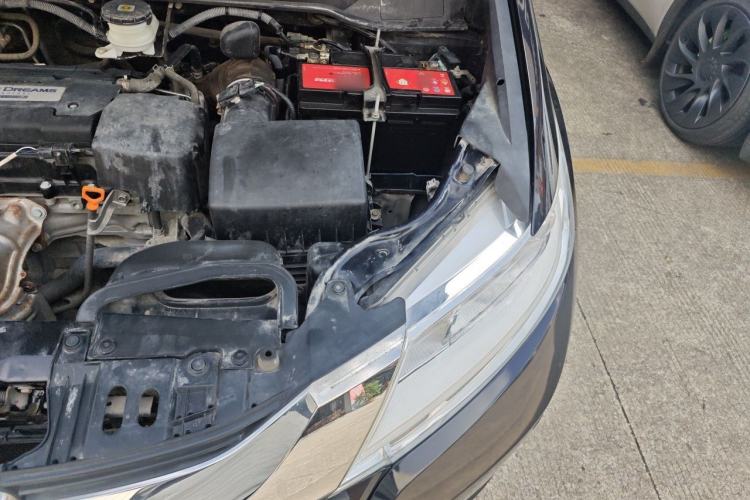 Used Honda Odyssey 2015 Updated Version 2.4L Smart Edition Engine Bay Left