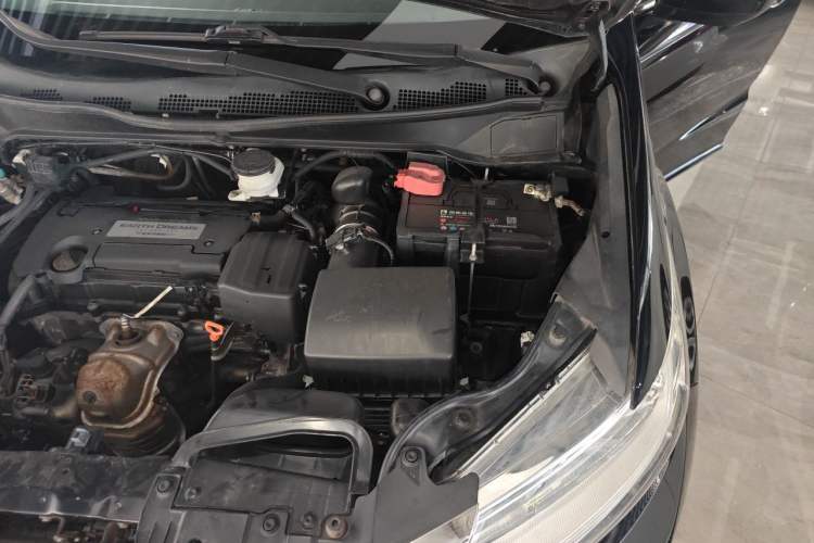 Used Honda Odyssey 2015 2.4L Supreme Edition Engine Bay Left