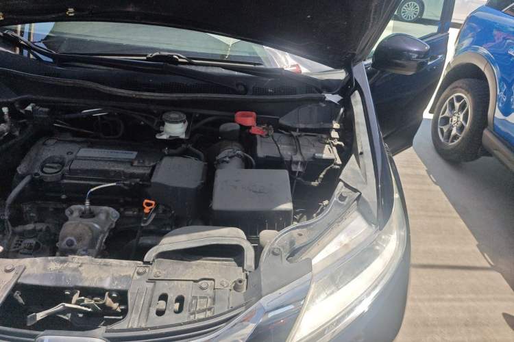 Used Honda Odyssey 2015 Revised 2.4L Luxury Edition Engine Bay Left