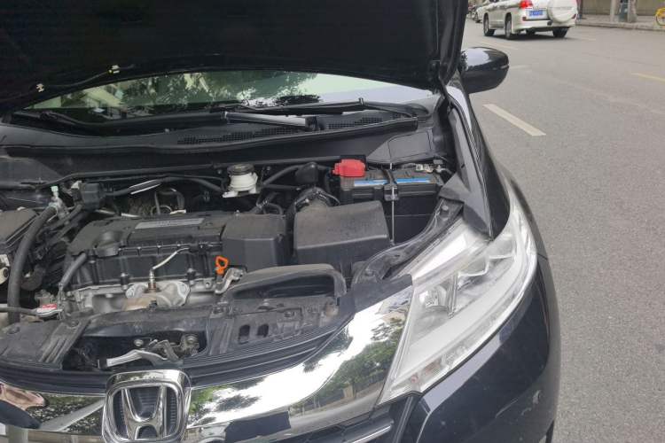 Used Honda Odyssey 2015 Revised Version 2.4L Supreme Edition Engine Bay Left