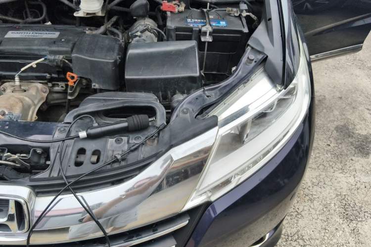Used Honda Odyssey 2015 2.4L Smart Edition Engine Bay Left