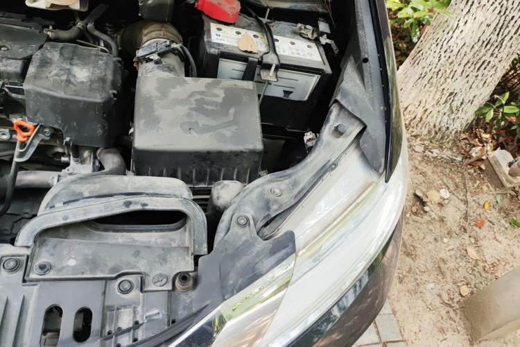 Used Honda Odyssey 2015 Updated Version 2.4L Smart Edition Engine Bay Left