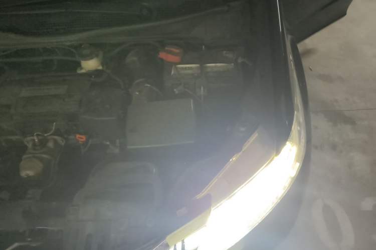 Used Honda Odyssey 2015 Updated Version 2.4L Smart Edition Engine Bay Left