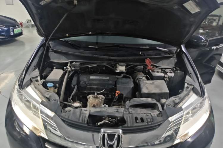 Used Honda Odyssey 2015 Revised Version 2.4L Supreme Edition Engine Bay