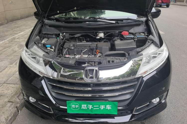 Used Honda Odyssey 2015 Revised Version 2.4L Supreme Edition Engine Bay