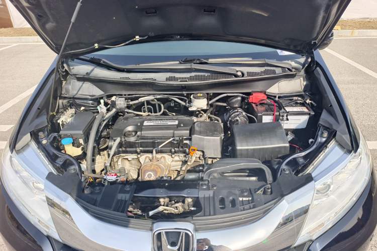Used Honda Odyssey 2015 2.4L Smart Edition Engine Bay