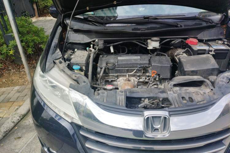 Used Honda Odyssey 2015 2.4L Smart Edition Engine Bay Right