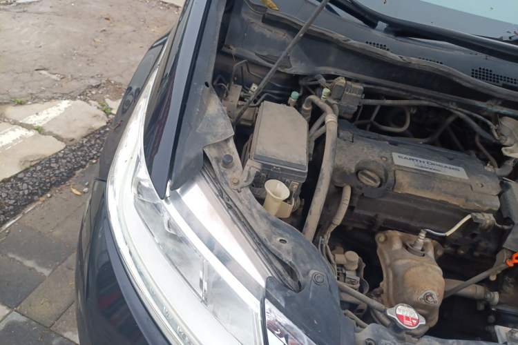 Used Honda Odyssey 2015 Updated Version 2.4L Smart Edition Engine Bay Right
