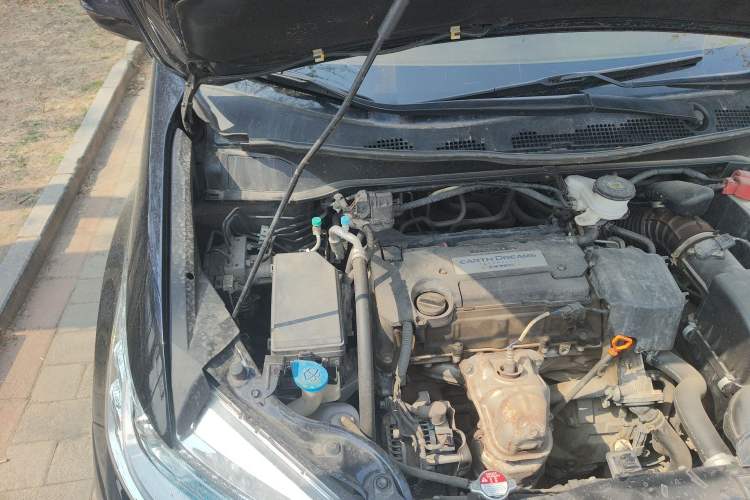Used Honda Odyssey 2015 Updated Version 2.4L Smart Edition Engine Bay Right