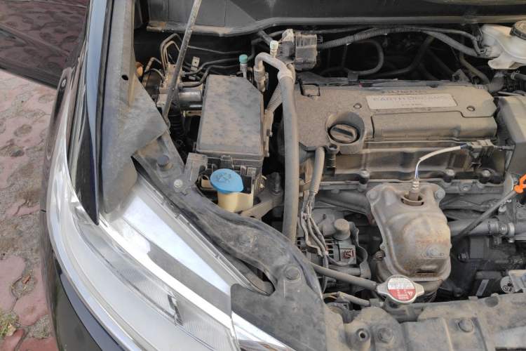 Used Honda Odyssey 2015 Updated Version 2.4L Smart Edition Engine Bay Right
