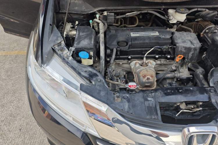 Used Honda Odyssey 2015 Updated Version 2.4L Smart Edition Engine Bay Right