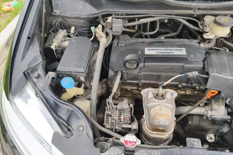 Used Honda Odyssey 2015 Revised 2.4L Luxury Edition Engine Bay Right
