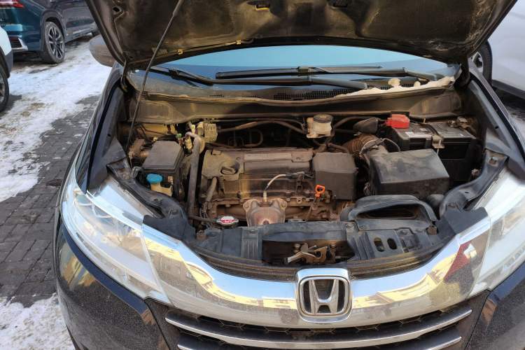 Used Honda Odyssey 2015 Updated Version 2.4L Smart Edition Engine Bay Right