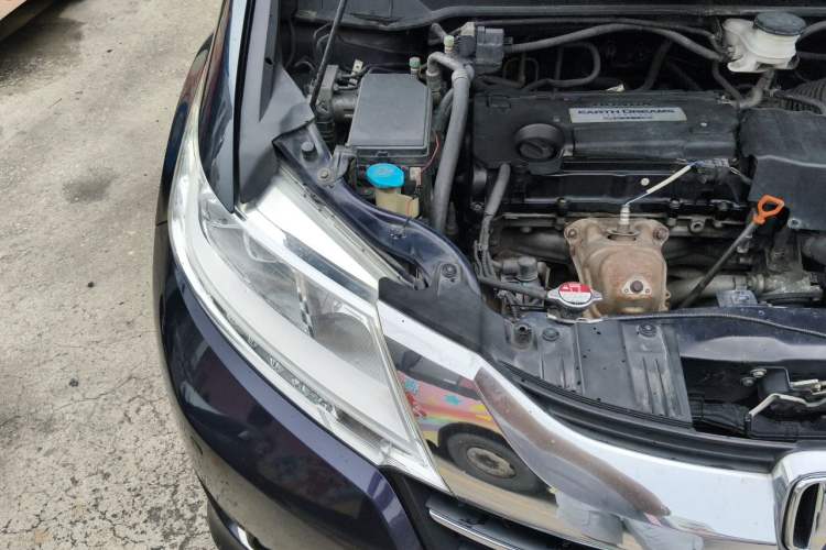 Used Honda Odyssey 2015 2.4L Smart Edition Engine Bay Right
