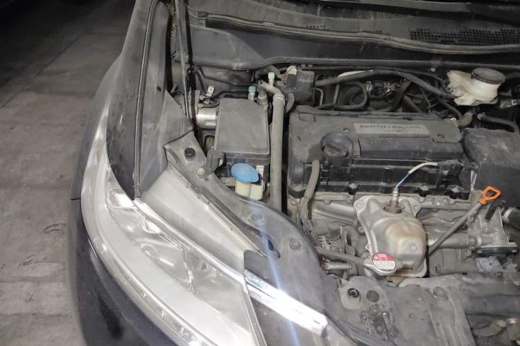 Used Honda Odyssey 2015 Updated Version 2.4L Smart Edition Engine Bay Right