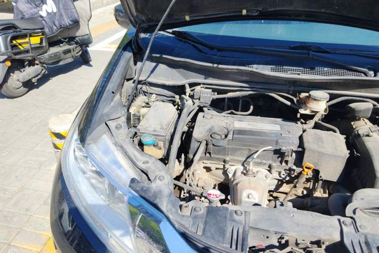 Used Honda Odyssey 2015 2.4L Prestige Edition Engine Bay Right