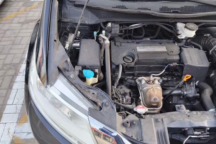 Used Honda Odyssey 2015 2.4L Smart Edition Engine Bay Right