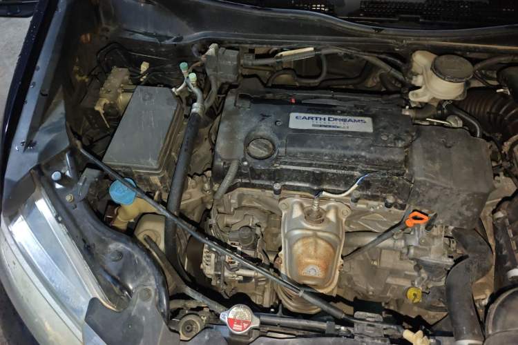 Used Honda Odyssey 2015 2.4L Smart Edition Engine Bay Right