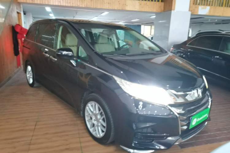 Used Honda Odyssey 2015 Updated Version 2.4L Smart Edition Exterior 1
