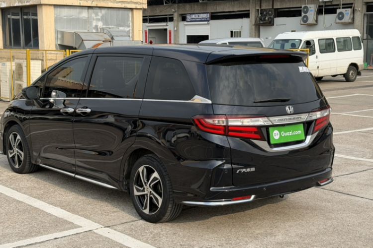 Used Honda Odyssey 2015 Updated 2.4L Smart Cool Version Exterior 11